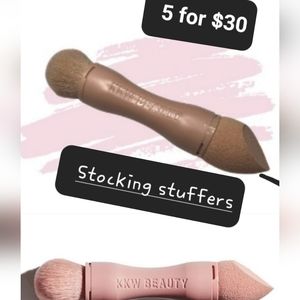 (5) KKW CONCEALER DUO BRUSH